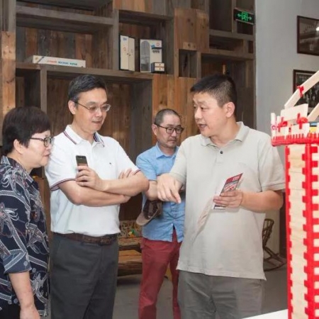 浙江樹人大學(xué)李魯校長帶隊赴麗水考察和信玩具深入推進(jìn)校企合作